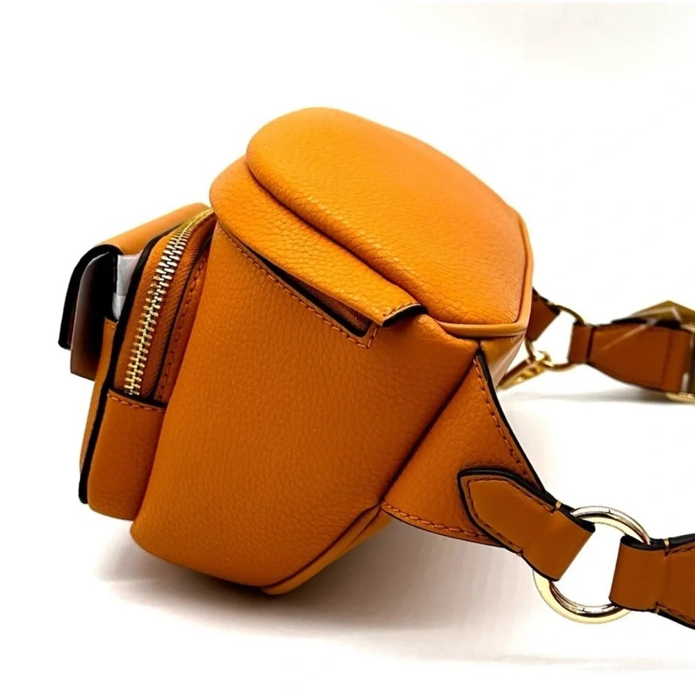 Michael Kors Maisie Large 2 in 1 Sling Pack Crossbody
Bag Cider - Picture 9 of 11
